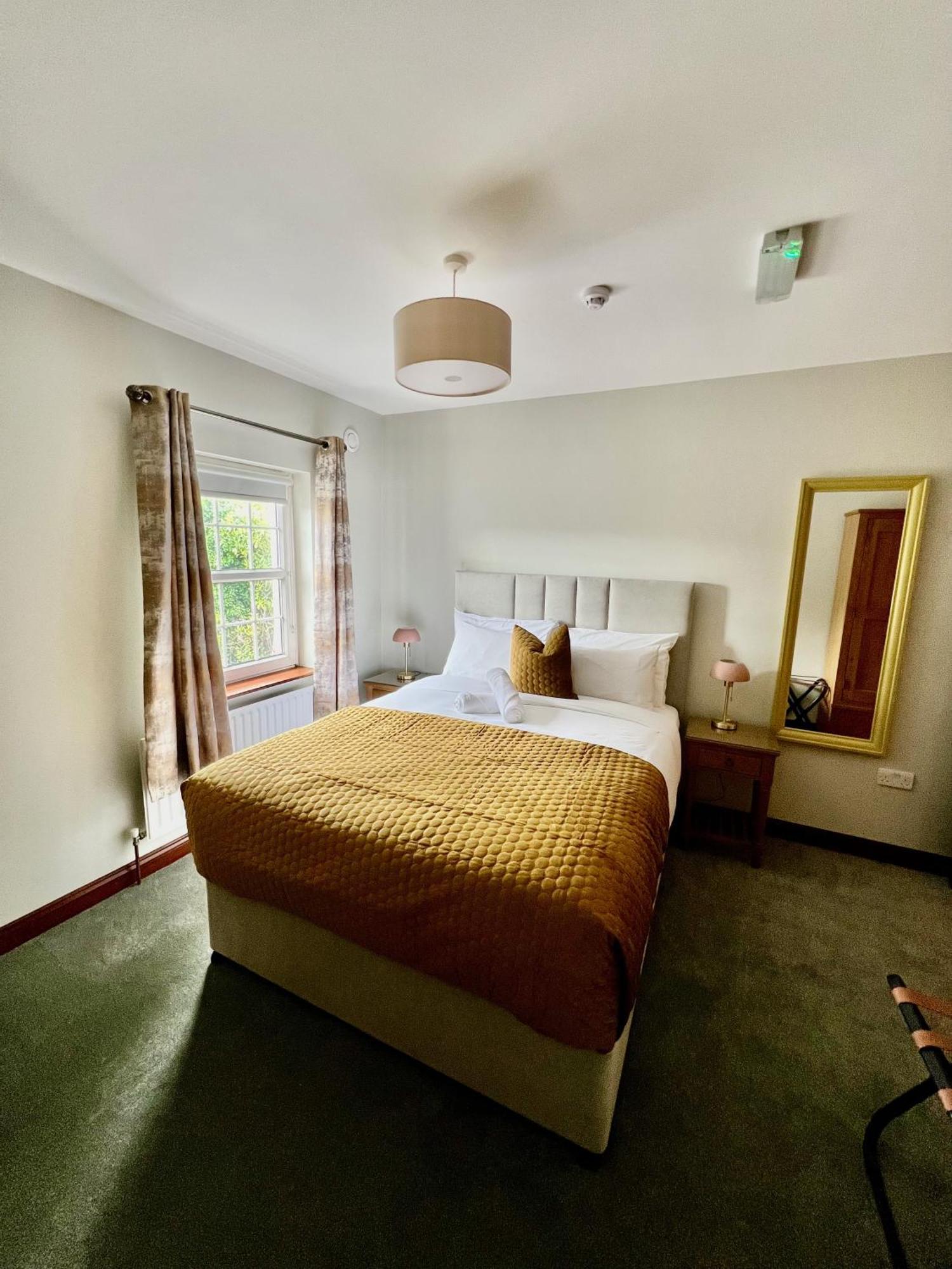 The Brook Lodge Galway Extérieur photo